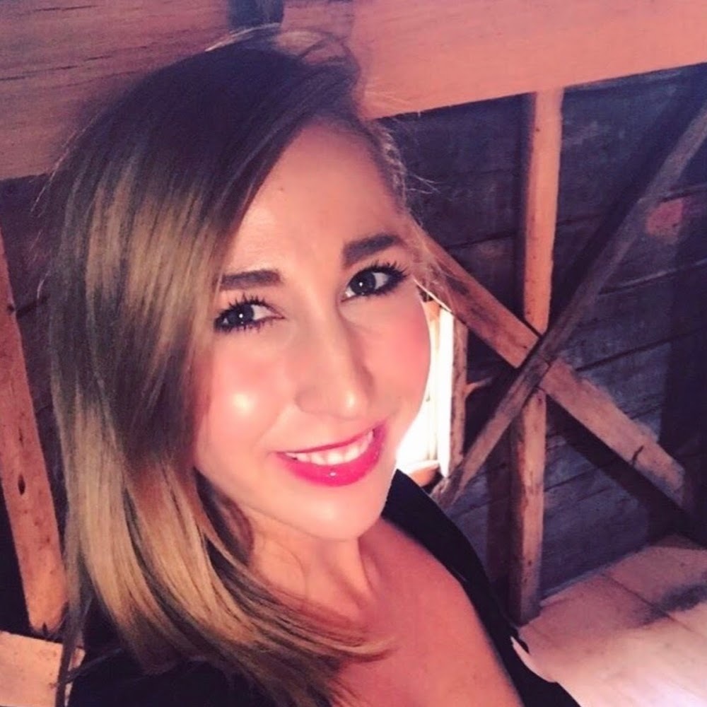 Meet your Posher, Carolyn